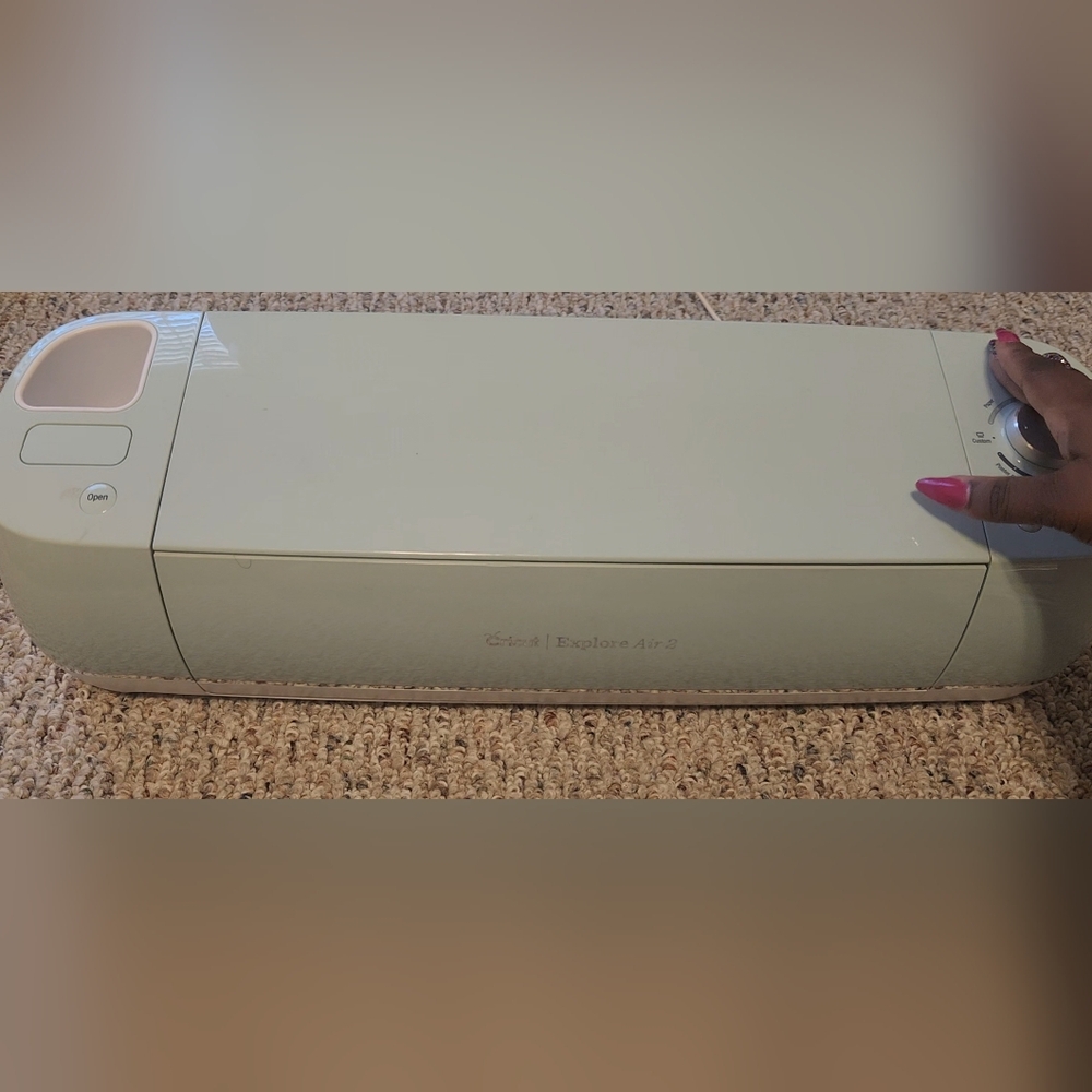 Cricut Explore Air 2 Cutting Machine in Light Mint
